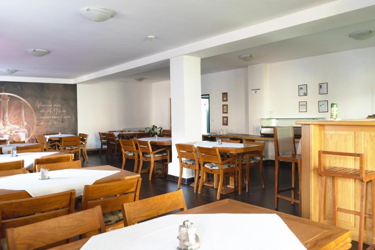Hotel Pivovar Kácov 外观 照片
