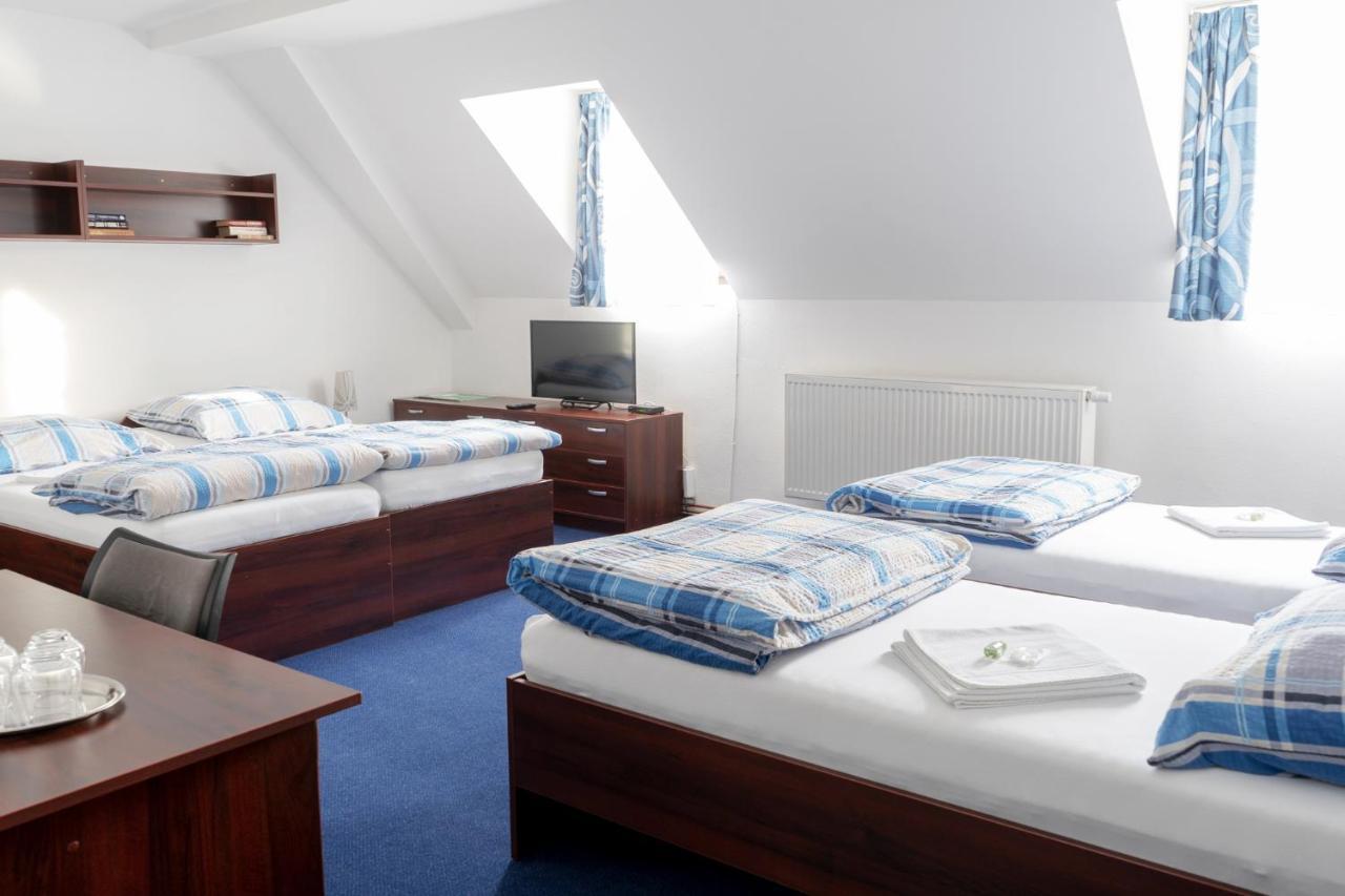 Hotel Pivovar Kácov 外观 照片